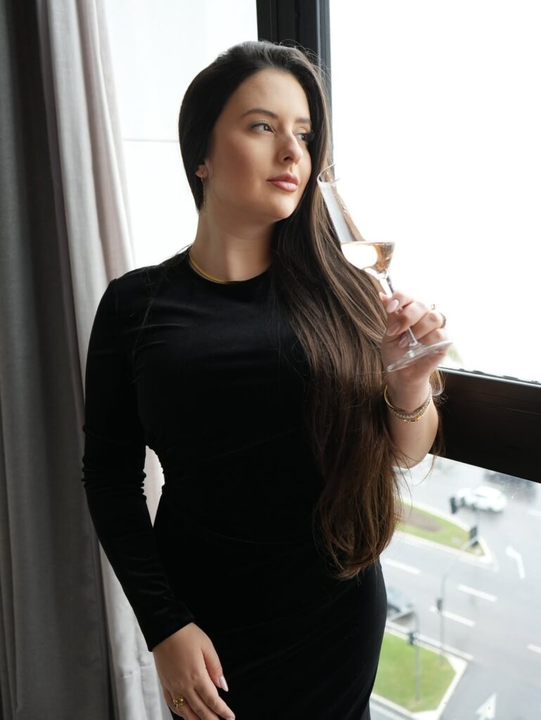 O atributo alt desta imagem está vazio. O nome do arquivo é SaveClip.App_538391653_18288515074256777_8675443000267591622_n-769x1024.jpg